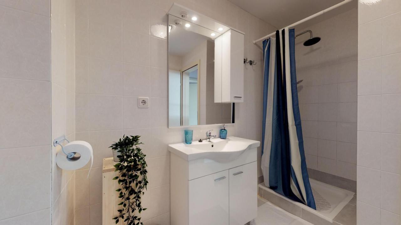 Lora Deluxe Superior 5 Star Apartment, Your Piece Of Heaven By The Sea & Park With Sea & Park View Novigrad Istria Eksteriør billede