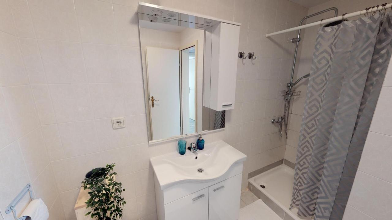 Lora Deluxe Superior 5 Star Apartment, Your Piece Of Heaven By The Sea & Park With Sea & Park View Novigrad Istria Eksteriør billede